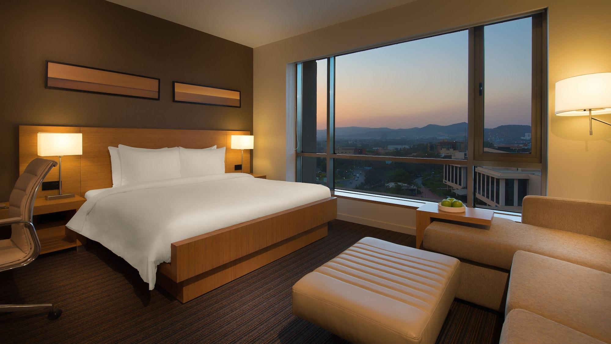 Hyatt Place Pune Хинджевади Екстериор снимка